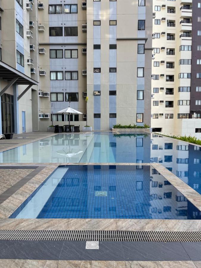 The Persimmon Studios Near Ayala And Sm City Cebu Stadt Exterior foto