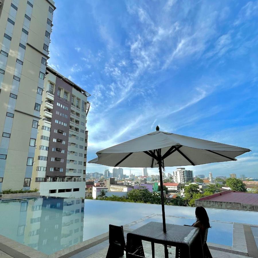 The Persimmon Studios Near Ayala And Sm City Cebu Stadt Exterior foto