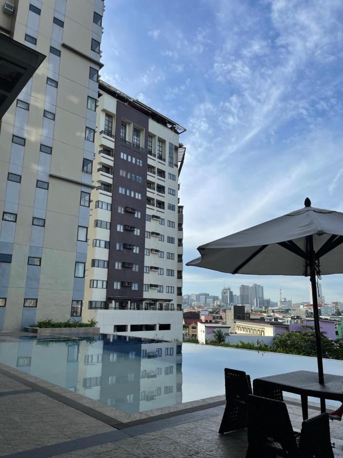 The Persimmon Studios Near Ayala And Sm City Cebu Stadt Exterior foto