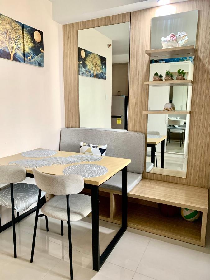 The Persimmon Studios Near Ayala And Sm City Cebu Stadt Exterior foto