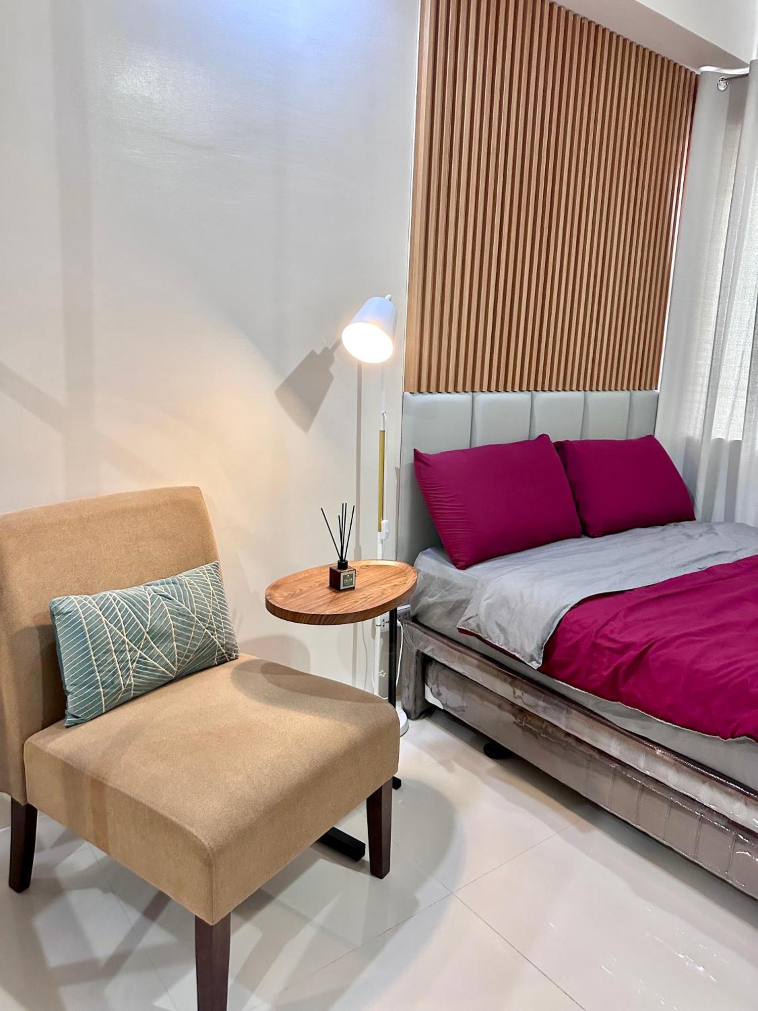 The Persimmon Studios Near Ayala And Sm City Cebu Stadt Exterior foto
