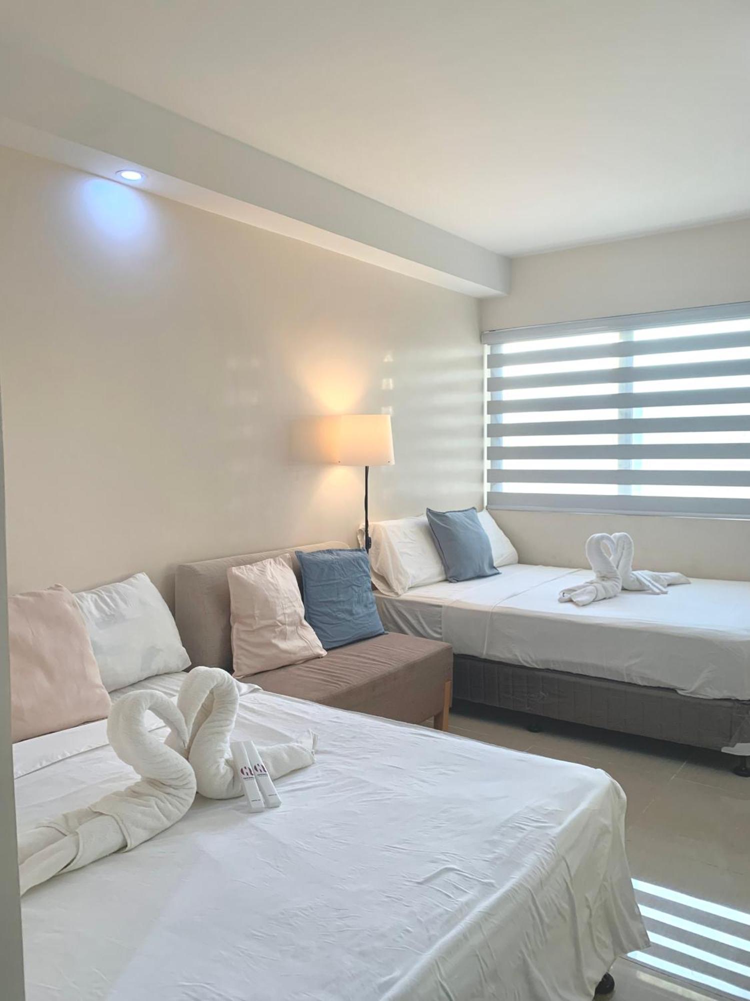 The Persimmon Studios Near Ayala And Sm City Cebu Stadt Zimmer foto