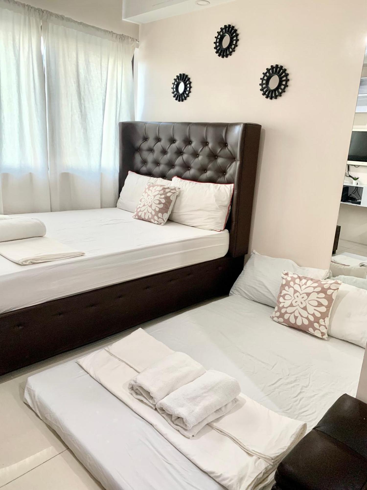 The Persimmon Studios Near Ayala And Sm City Cebu Stadt Zimmer foto