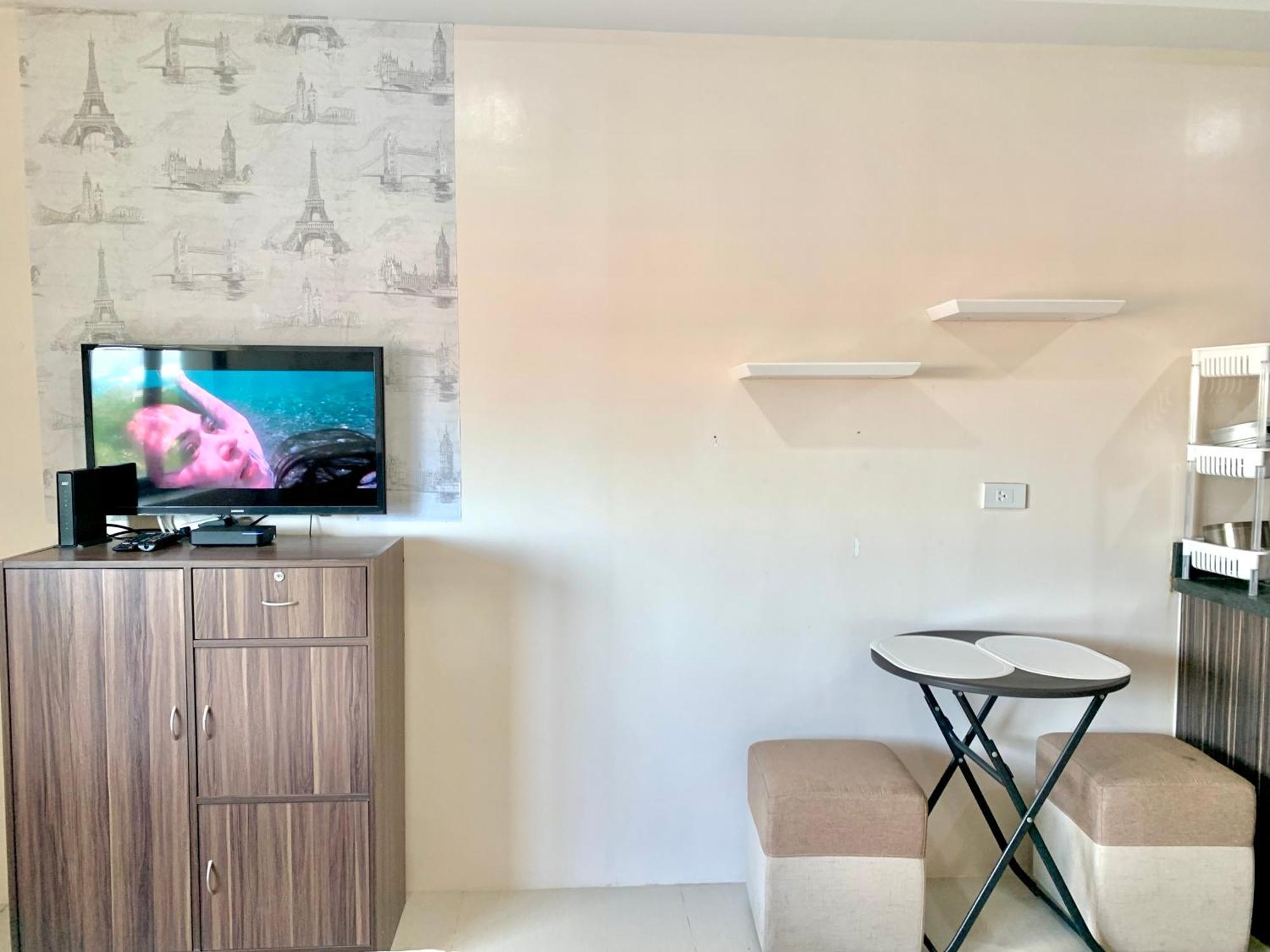 The Persimmon Studios Near Ayala And Sm City Cebu Stadt Zimmer foto