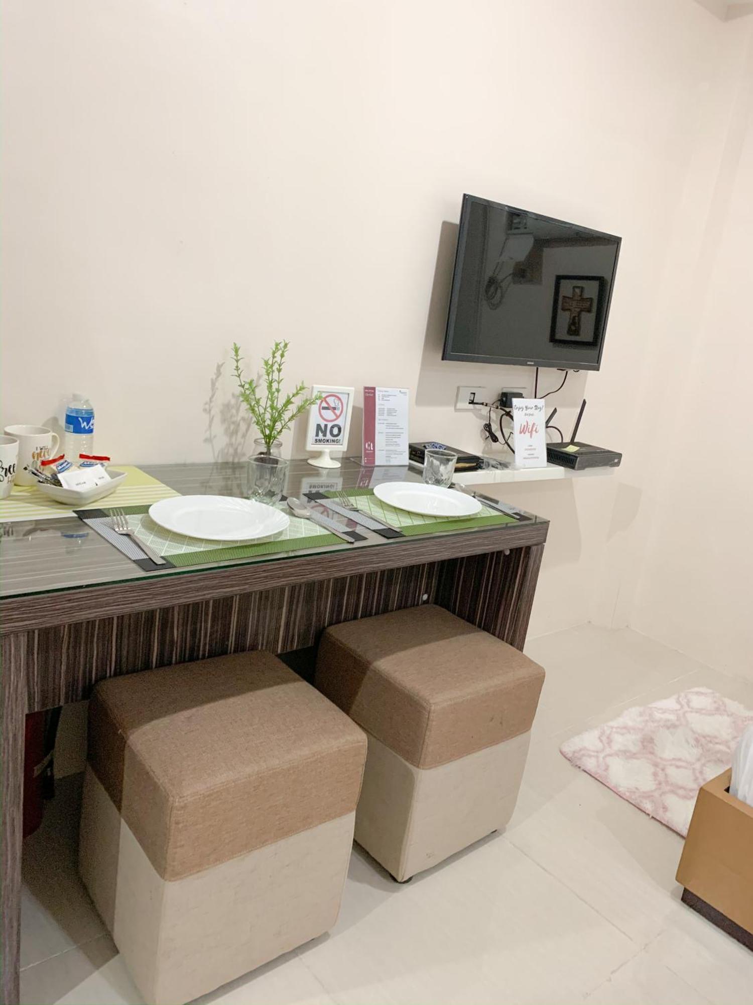 The Persimmon Studios Near Ayala And Sm City Cebu Stadt Zimmer foto