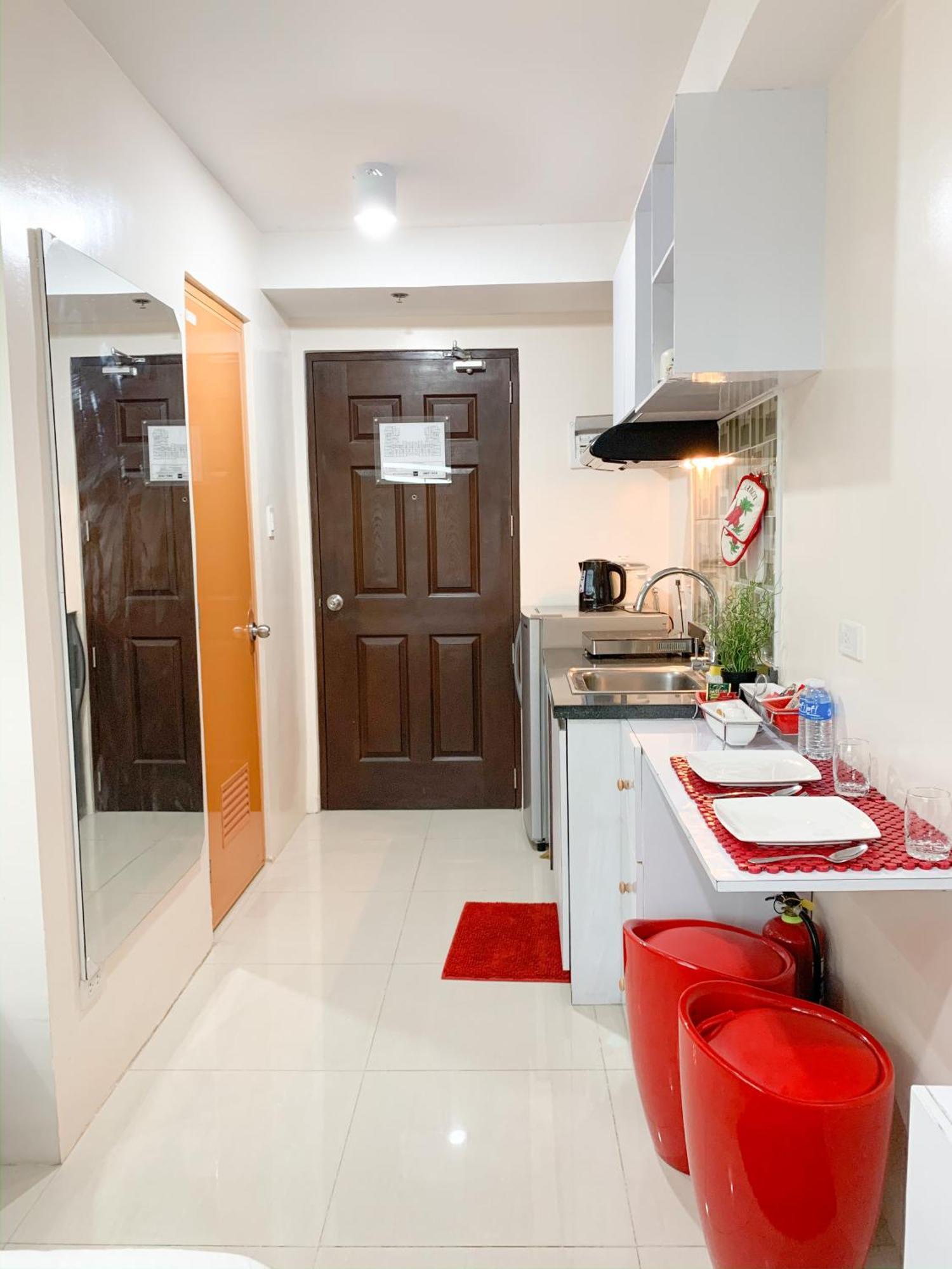 The Persimmon Studios Near Ayala And Sm City Cebu Stadt Zimmer foto