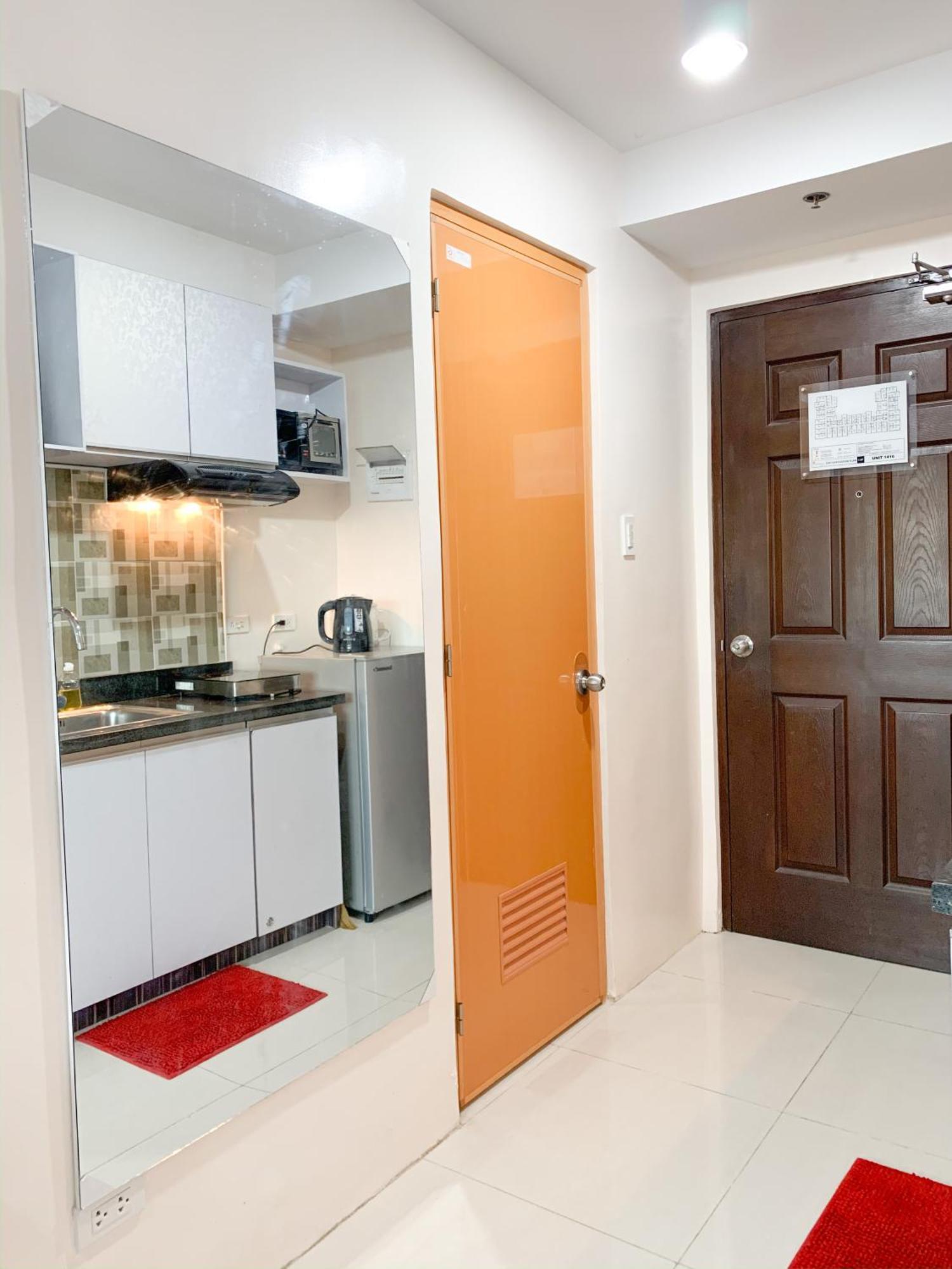 The Persimmon Studios Near Ayala And Sm City Cebu Stadt Zimmer foto