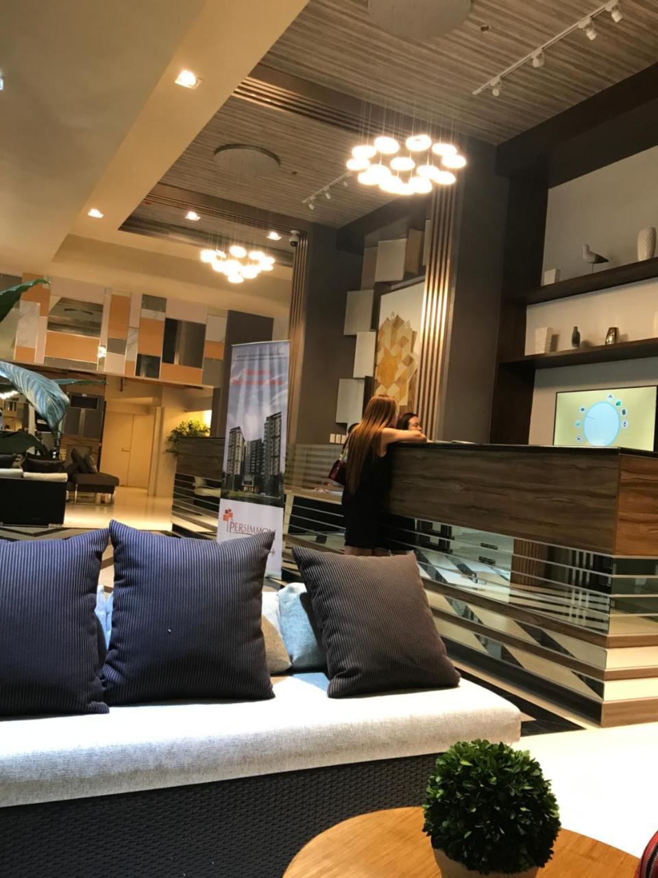 The Persimmon Studios Near Ayala And Sm City Cebu Stadt Exterior foto
