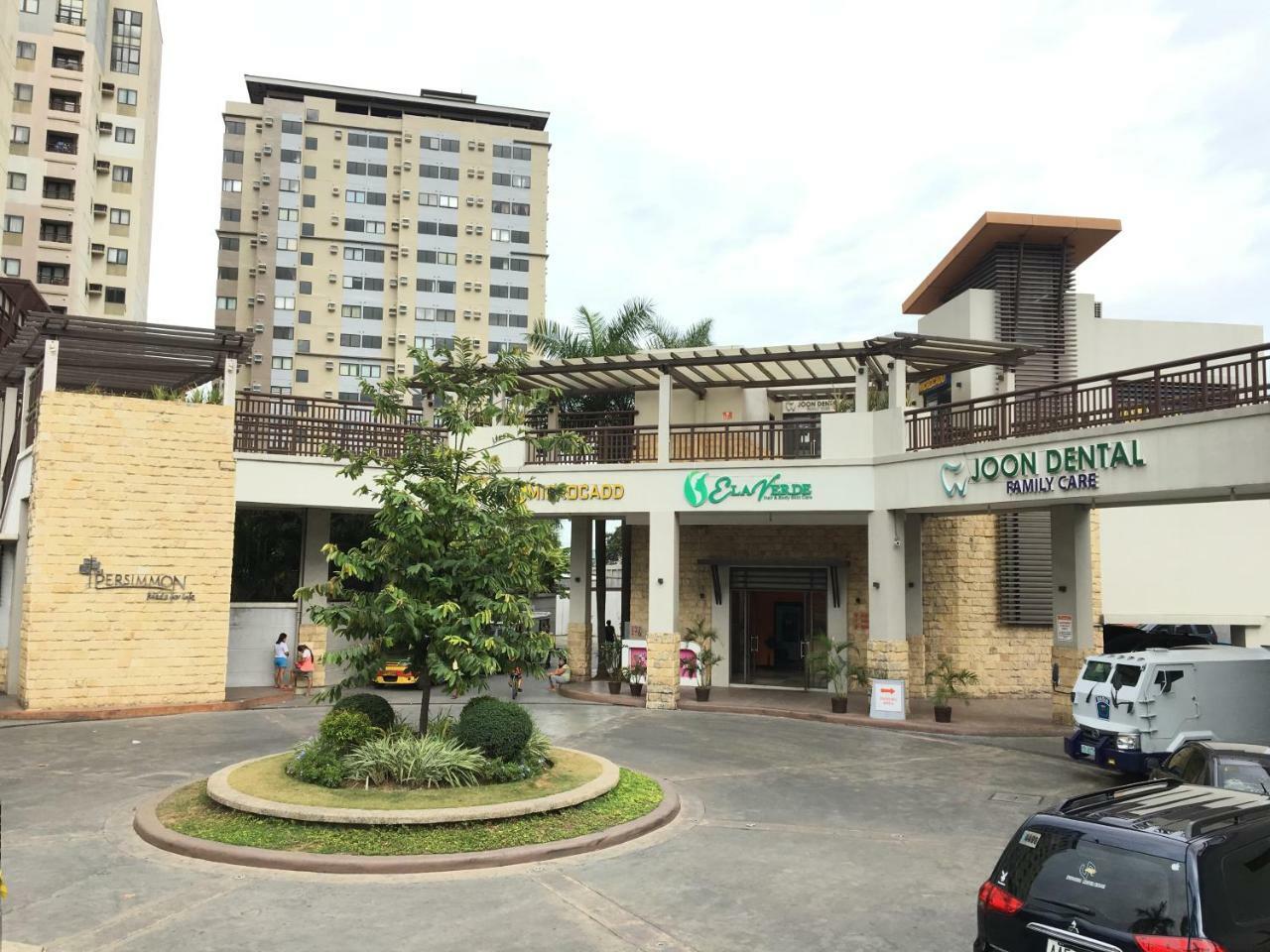 The Persimmon Studios Near Ayala And Sm City Cebu Stadt Exterior foto